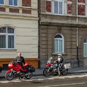 Abschiedsfoto vor dem Hotel Victoria : !Moped-Touren, 2017.4-Laender, 2017.4-Länder, Europa, Europe, Max-Planck-Schule, Moped-Touren, Pilsen, Tschechien